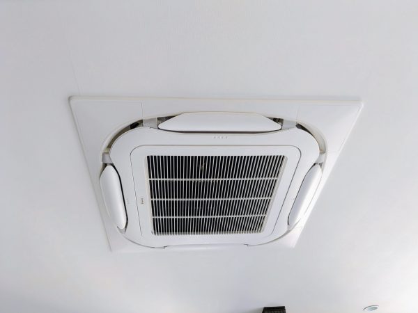 ダイキン製カセット形エアコンを更新！デザインも性能もアップ