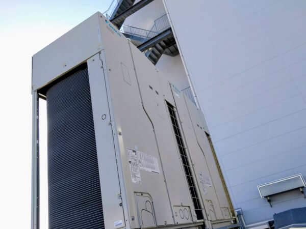 滋賀で業務用エアコン新設工事✨