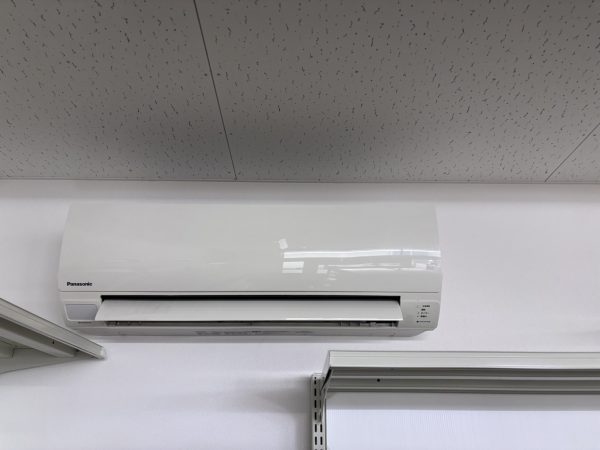 内装工事に伴うルームエアコン脱着工事✨